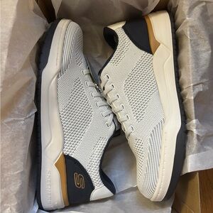 SKECHERS Corliss Dorset White Relaxed Fit Sneaker Shoe Men's sizes 8.5 NEW